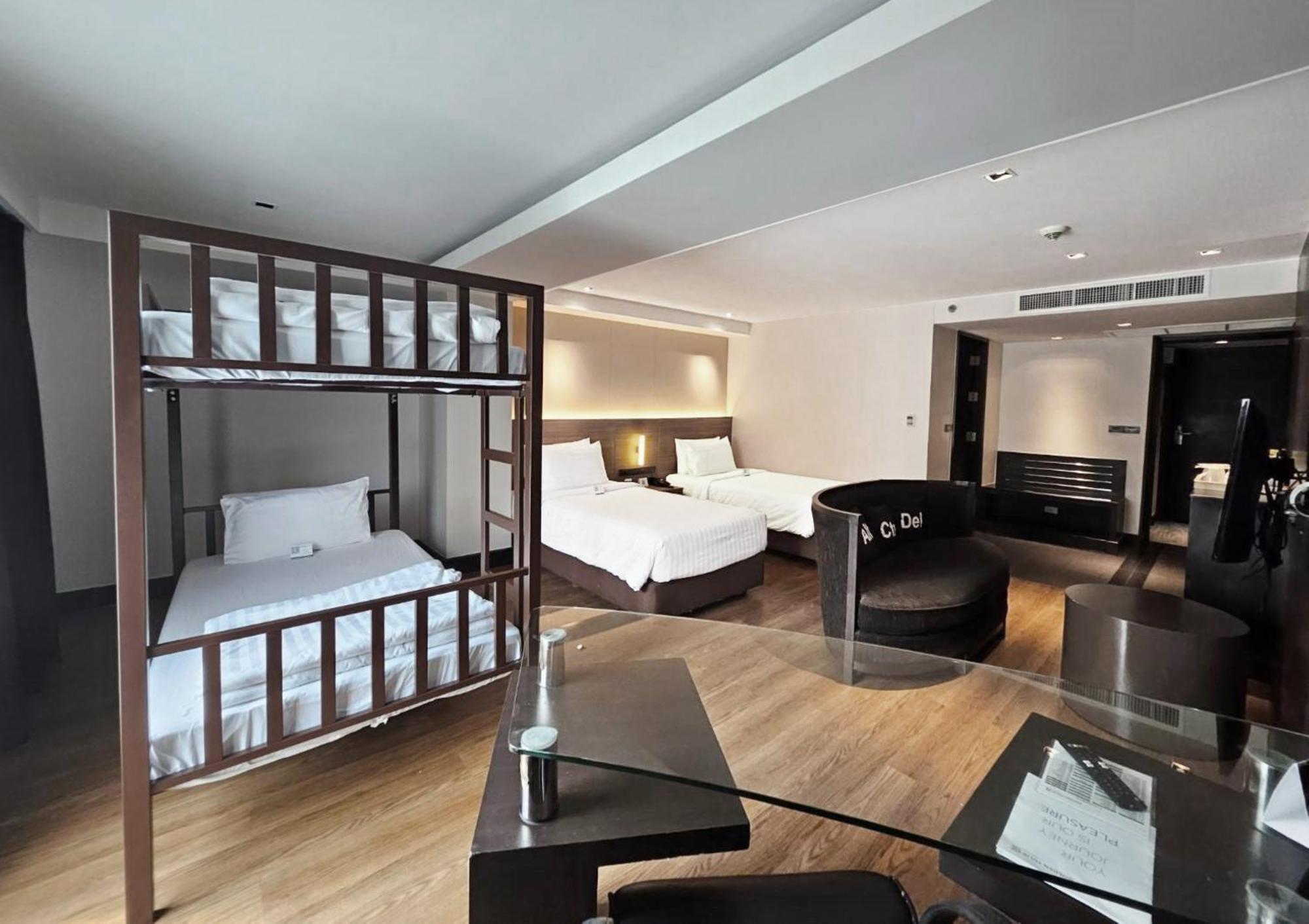Golden Tulip Mandison Suites Bangkok Bagian luar foto